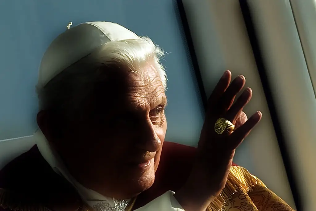 Чего, по мнению Папы Бенедикта XVI, мы должны желать