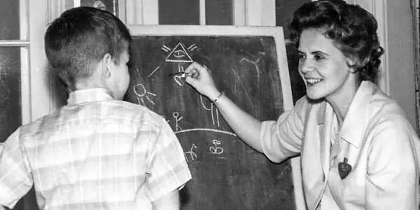 Ида Петерфи пережила нацистов и коммунистов, чтобы катехизировать детей в Калифорнии