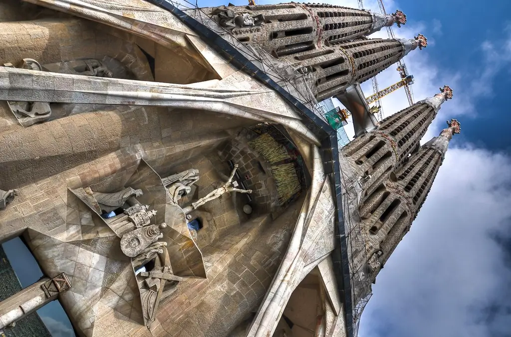 WEB-SAGRADA-FAMILIA-CATHEDRAL-Nicolás-Lope-de-Barrios-CC