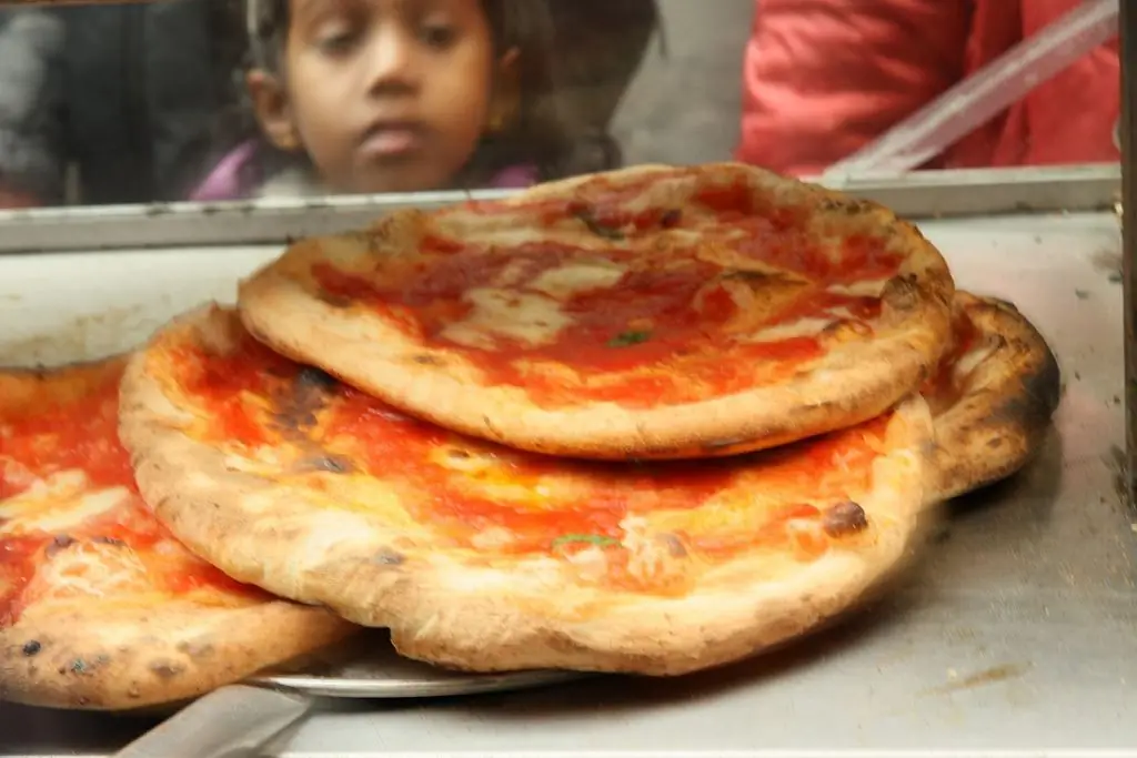 ПИЦЦА НЕАПОЛИТАНСКАЯ