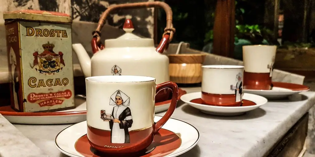 Как голландская банка для какао была вдохновлена средневековым алтарем