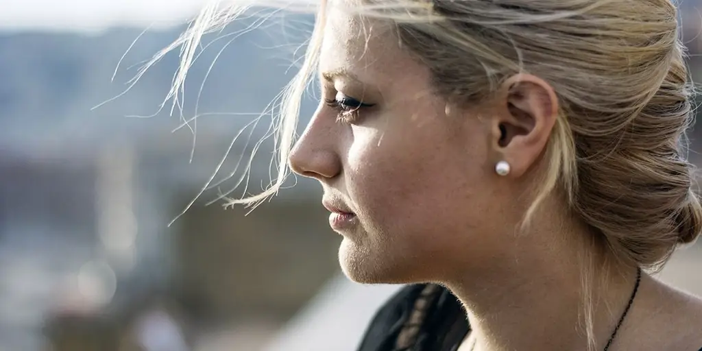 9 способов помочь скорбящему другу