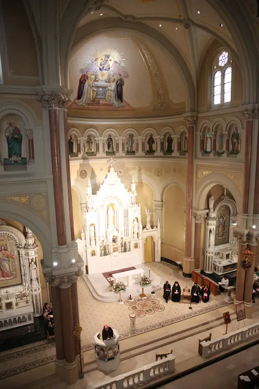 БАЗИЛИКА И СОБОР БОЖИЕЙ МАТЕРИ ВЕЧНОЙ ПОМОЩИ