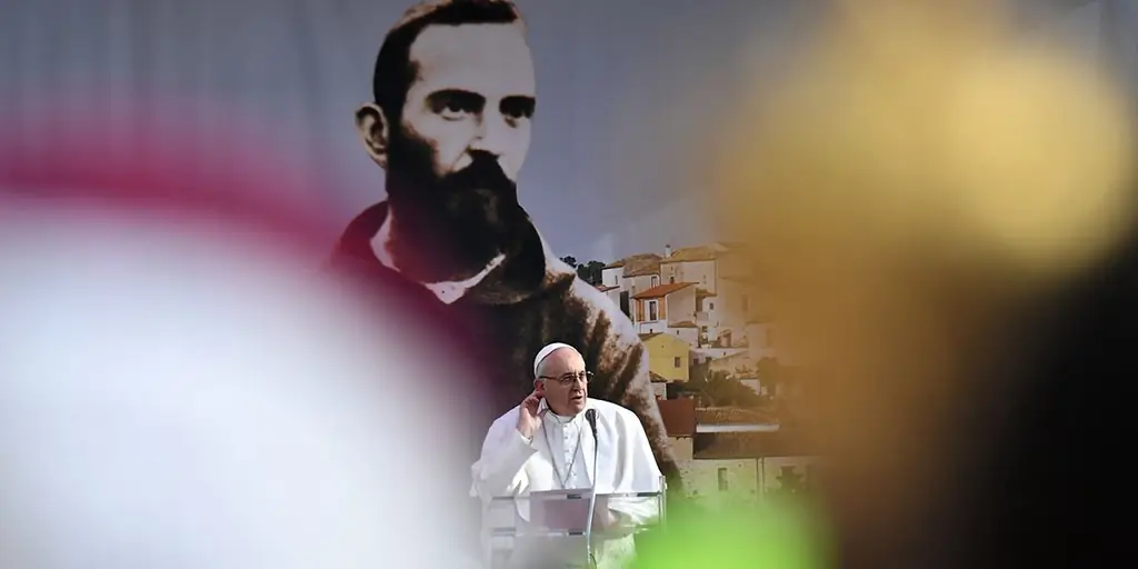 Папа в родном городе Padre Pio' Дьявол проникает внутрь нас