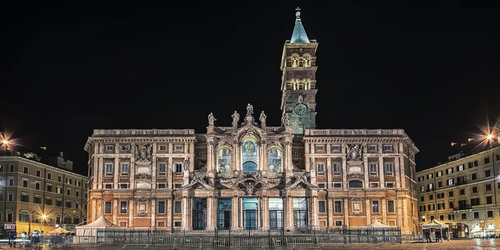 Как снежный августовский день привел к одному из самых древних мест в мире's для поклонения Марии