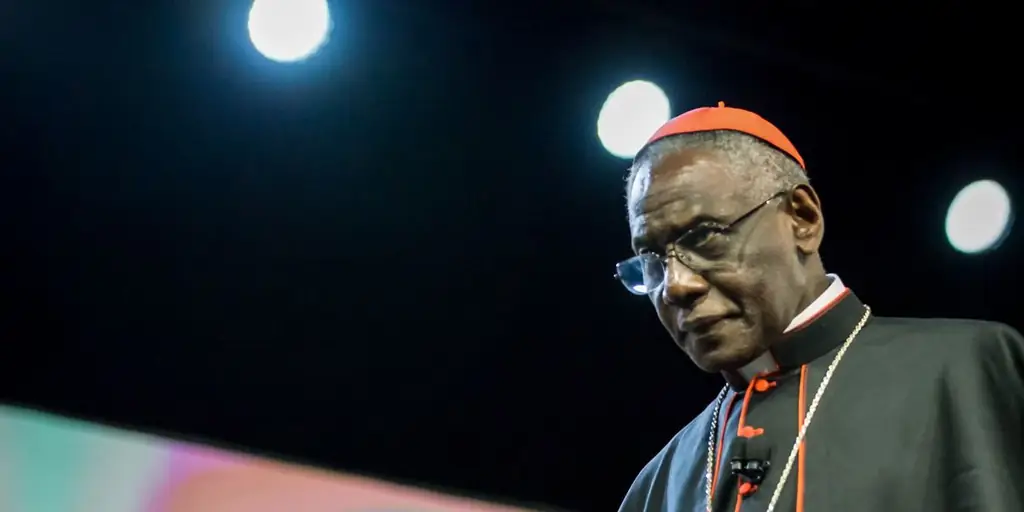 Кардинал Сара будет следующей, кто объявит 'Habemus Papam'