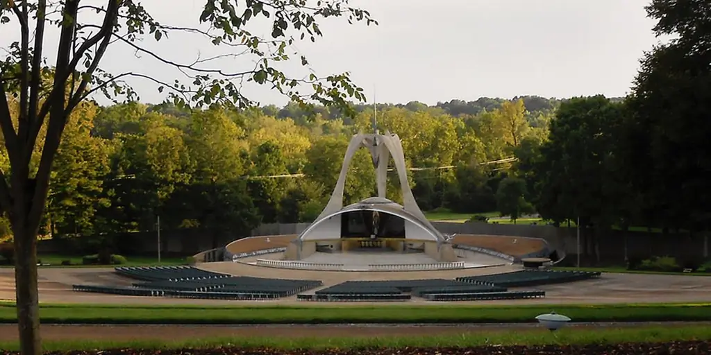 НАЦИОНАЛЬНАЯ СВЯТЫНЬ НАШЕЙ ЛЕДИ СНЕЖНОЙ