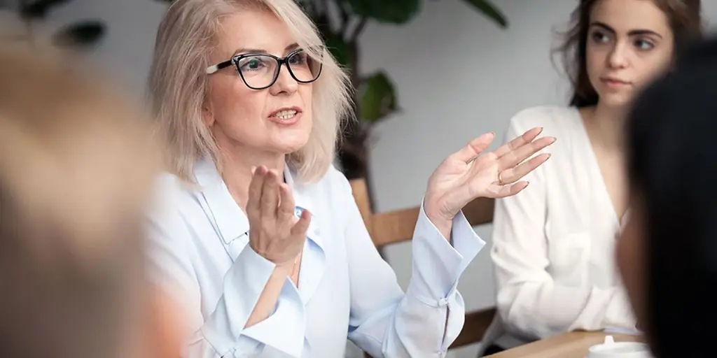 Существуют 3 основных стиля лидерства