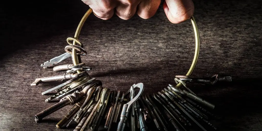 Познакомьтесь с человеком, у которого есть ключи от Ватикана