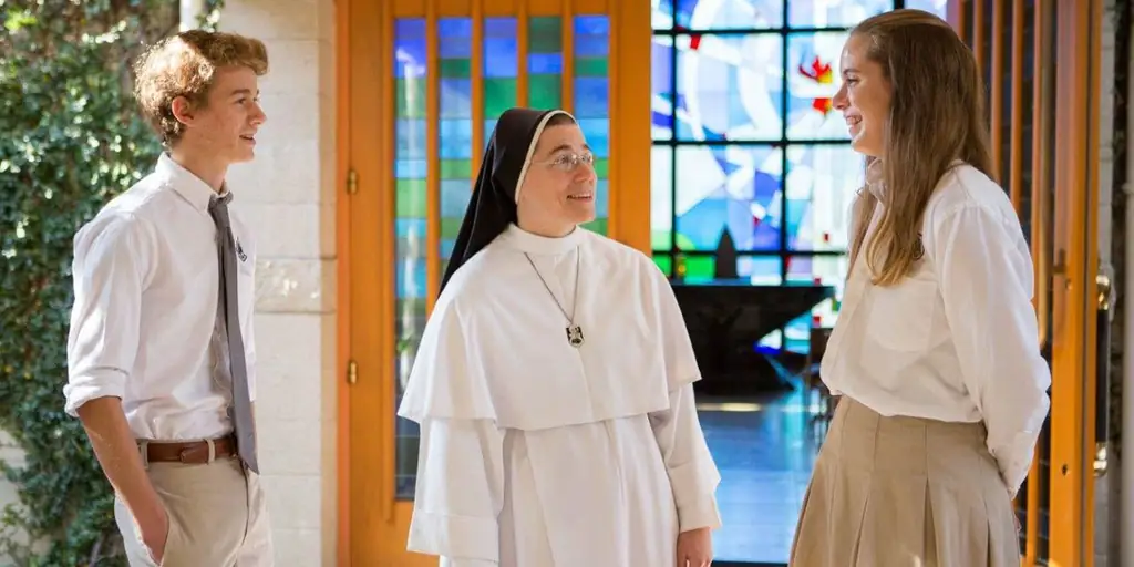 Что происходит, когда религиозные сестры возвращаются в класс