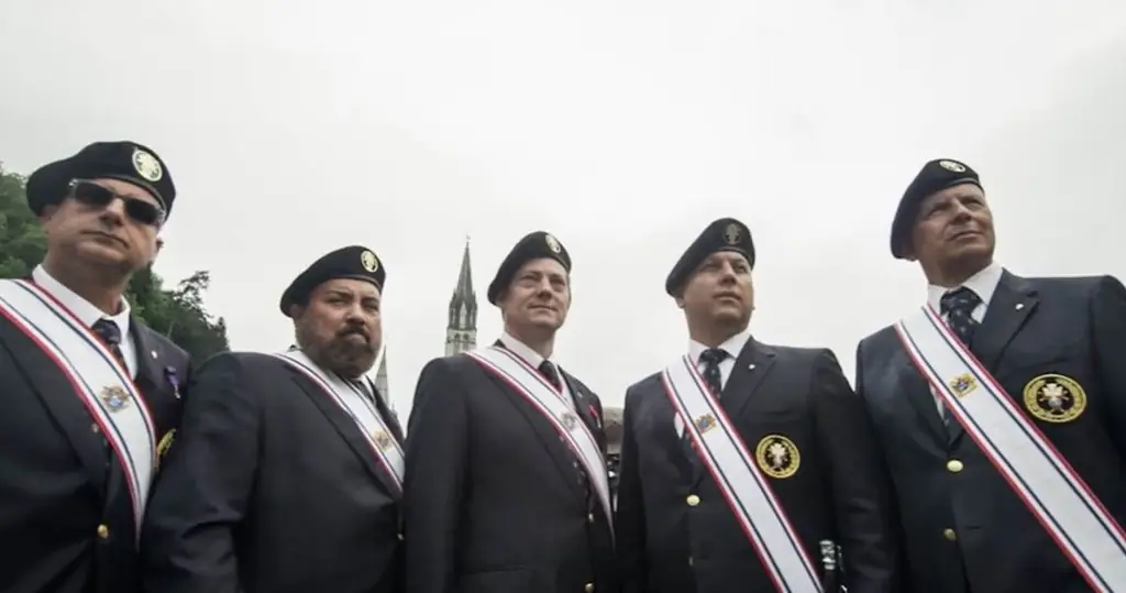 Рыцари Колумба говорят, что они'будут помогать реагировать на кризис жестокого обращения