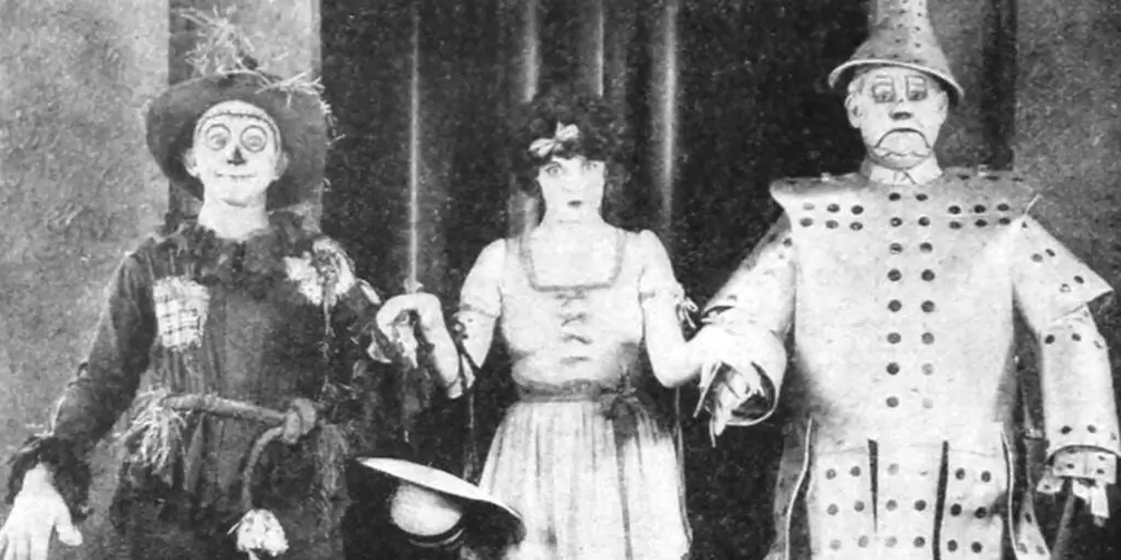 ВОЛШЕБНИК ИЗ СТРАНЫ ОЗ