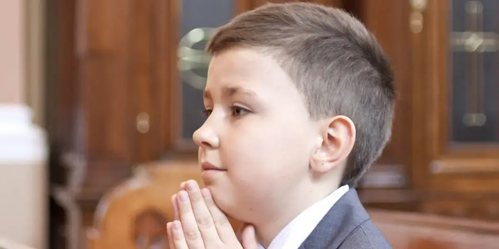 Как одна мама наняла священника, чтобы сделать исповедь семейным делом