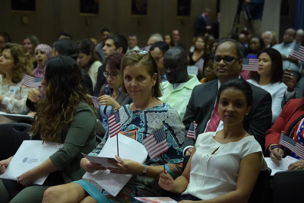 Плавильный котел приобретает немного другой оттенок: иммиграционные изменения в США