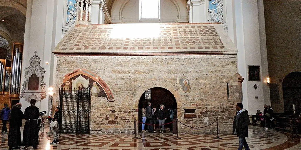 Посетите лазарет, ставший церковью, где умер Святой Франциск