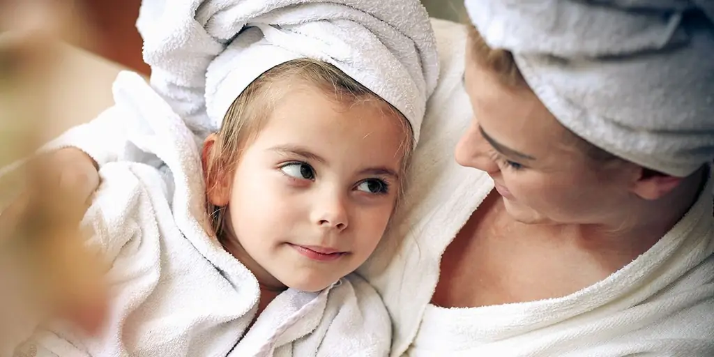 Как с раннего возраста приучать детей к человеческому достоинству и скромности