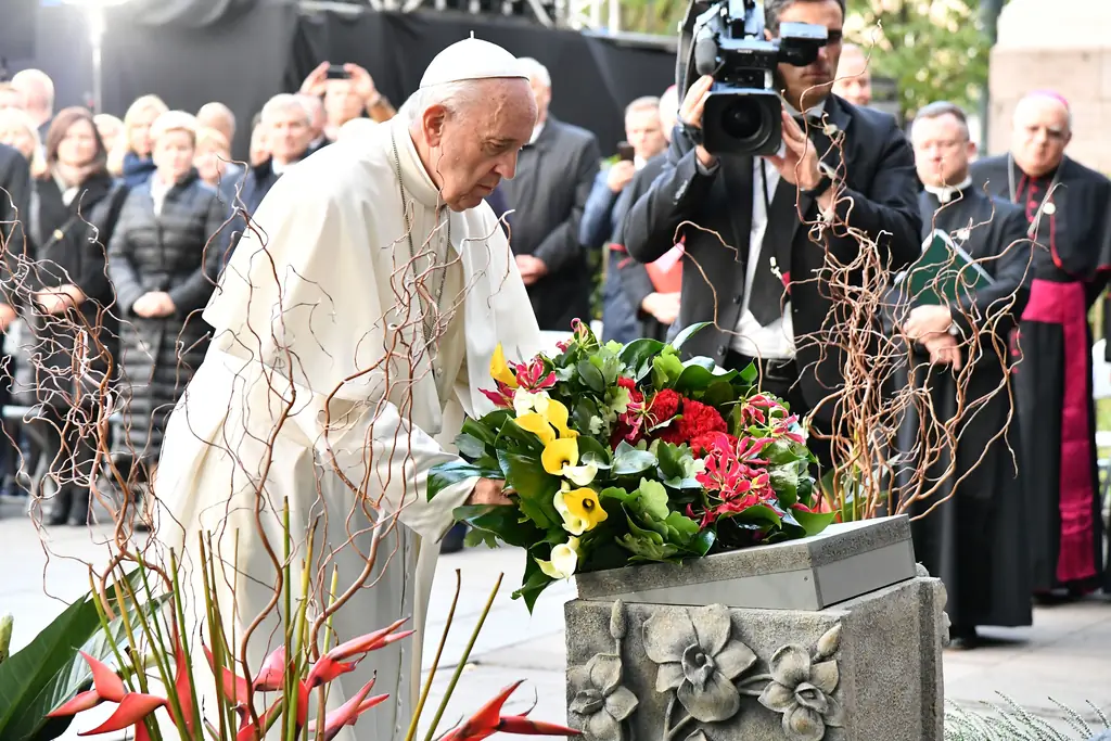 Папа Франциск приглашает иезуитов спуститься в чужой «ад»