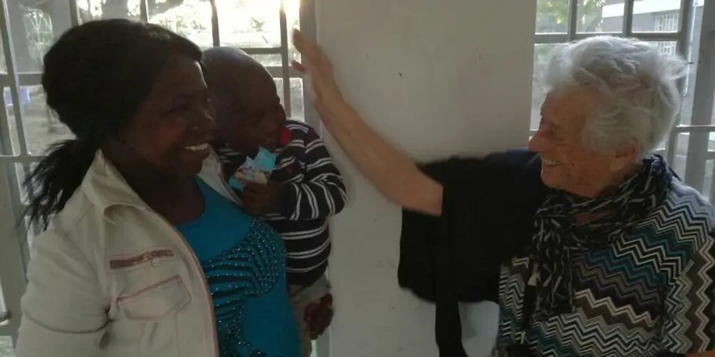 "Крутая" бабушка стала звездой социальных сетей благодаря своему сердцу