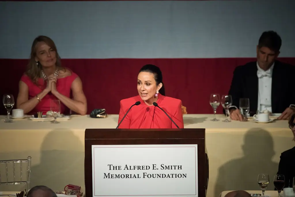 АЛЬФРЕД Э. СМИТ, 2017 г