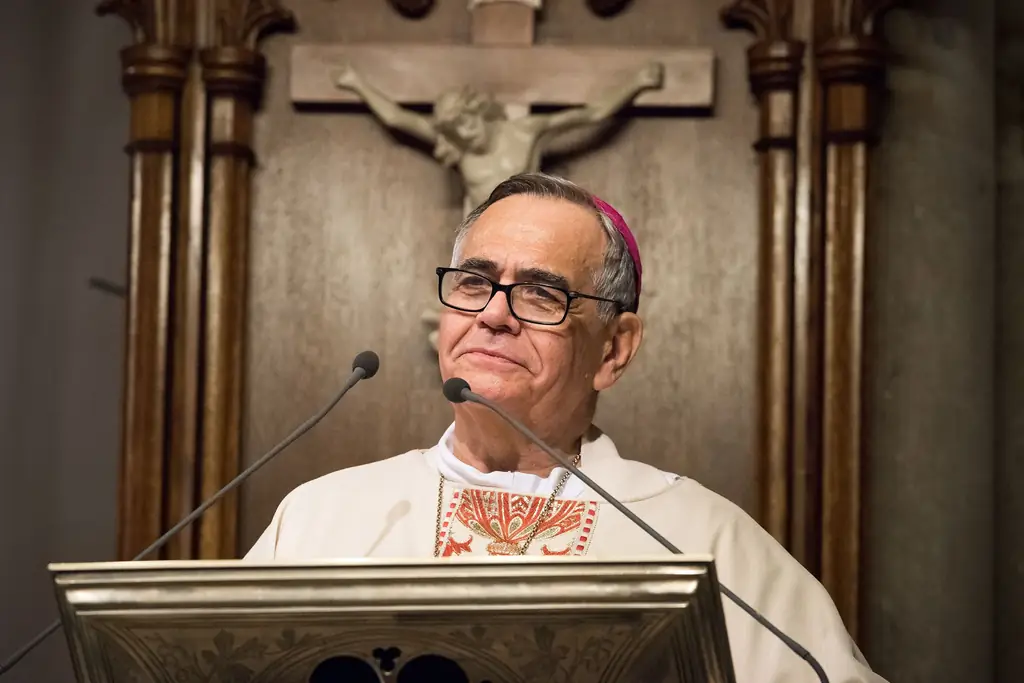 Епископ Доминик Лагонегро