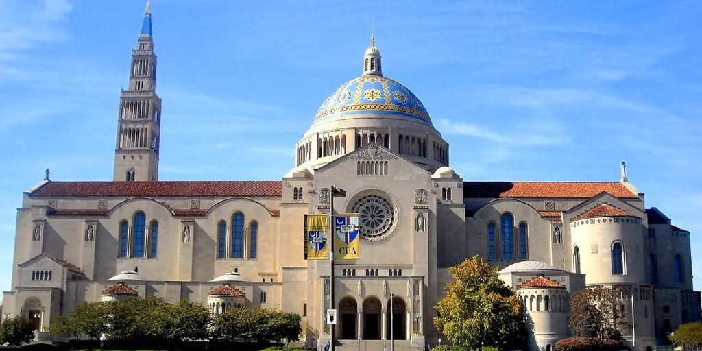 Какая самая большая католическая церковь в США?