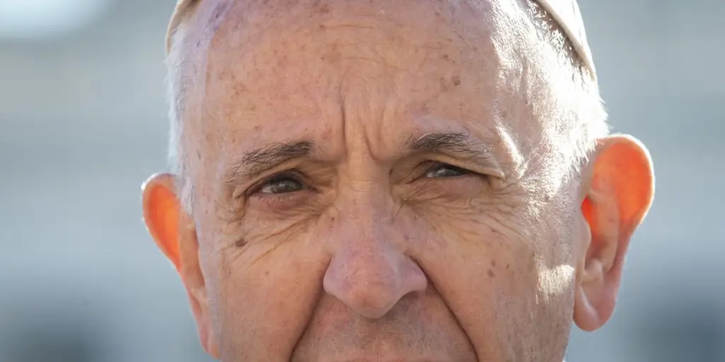 За пределами заповедей тот, кто уничтожил's, это ты, говорит Франциск