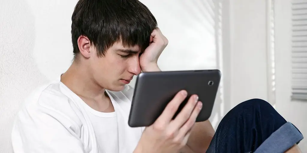 Семейный терапевт раскрывает худшее влияние контента для взрослых на детей