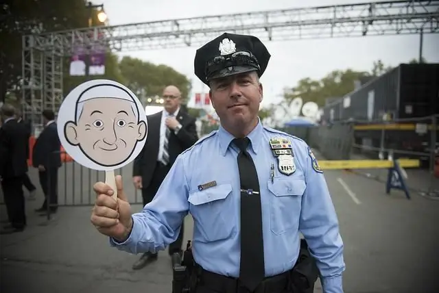 полицейский с смайликами