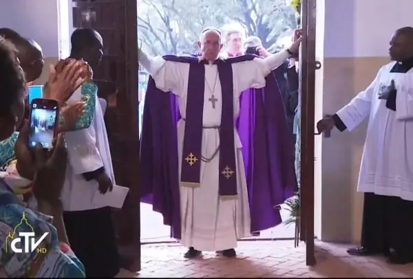 папа святая дверь африка