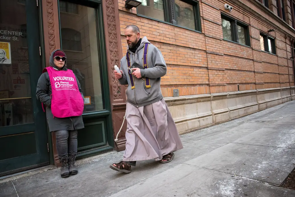 НЬЮ-ЙОРК, ЭКЗОРСИЗМ, CFR, ФРАНЦИСКАНЕ