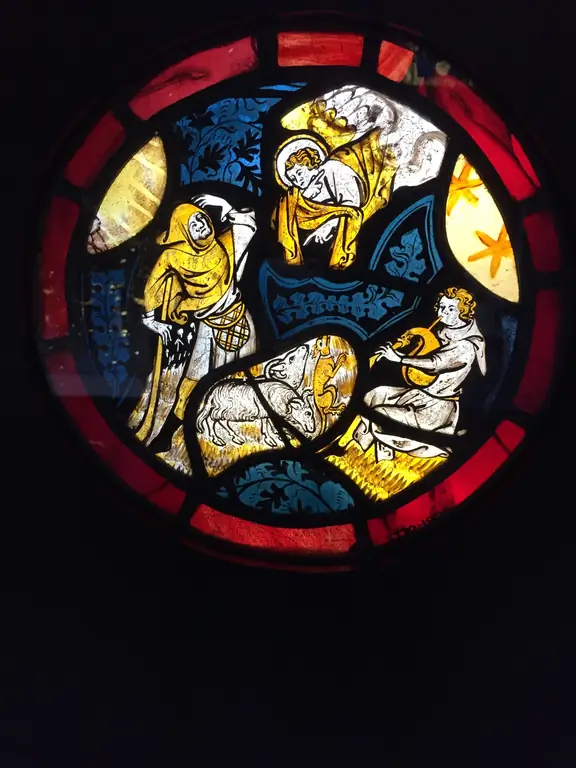 ВИТРАЖНОЕ СТЕКЛО; АНГЕЛЫ;БЛАГОВЕЩЕНИЕ