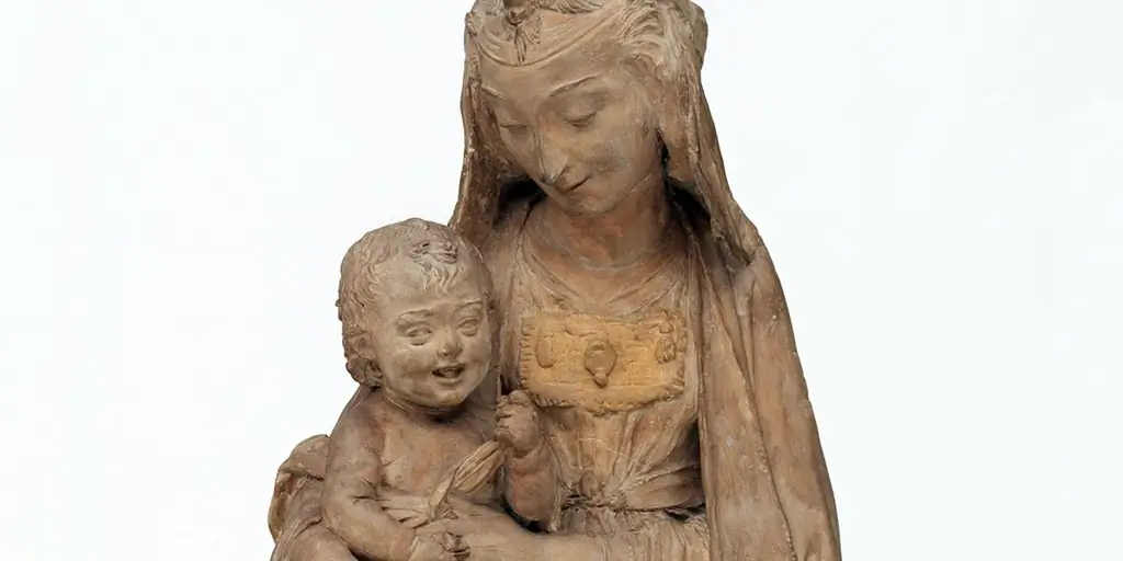 «Богоматерь со смеющимся младенцем» представлена как единственная сохранившаяся скульптура Леонардо да Винчи