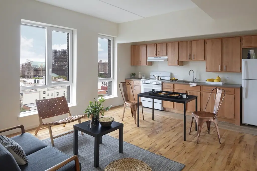 В Нью-Йорке католическая благотворительная организация открывает жилье для малоимущих на месте, где когда-то стояли церкви