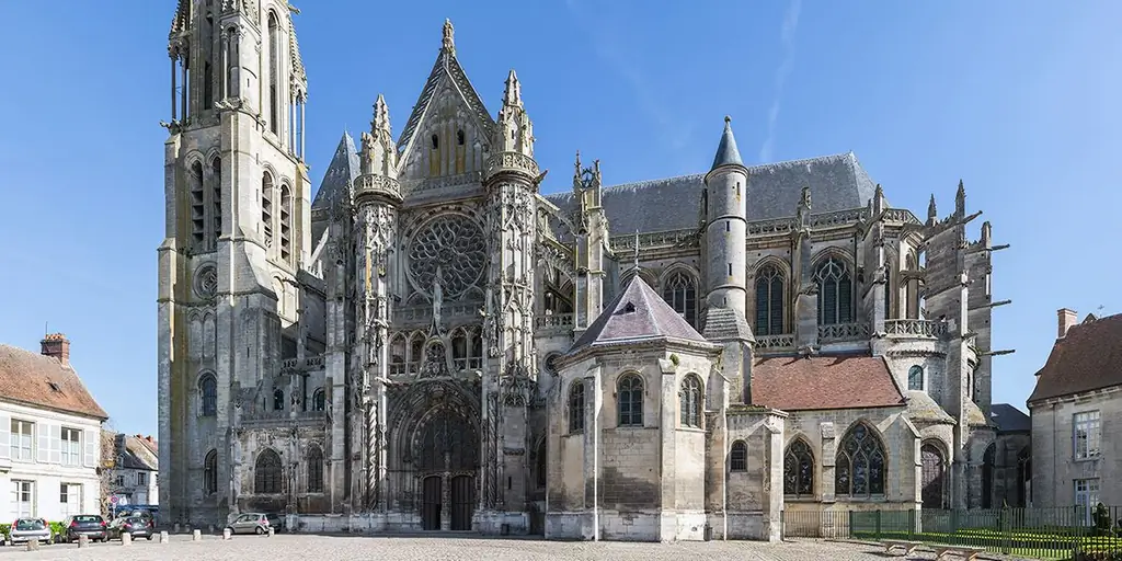 Путешественник's путеводитель по «другим Нотр-Дам» Франции