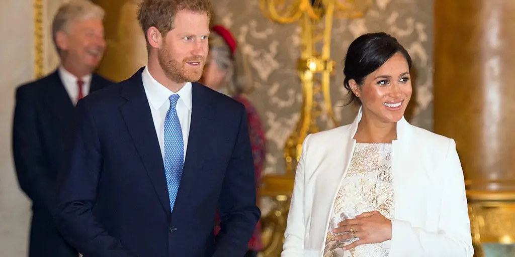 9 Святые королевские имена для Малыша Сассекса и любого мальчика