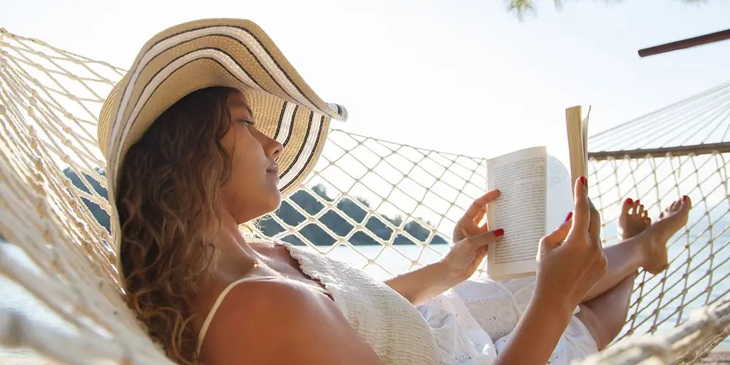 Wakacje w Grecji? Poczytaj zanim pojedziesz - (nie)typowe lektury