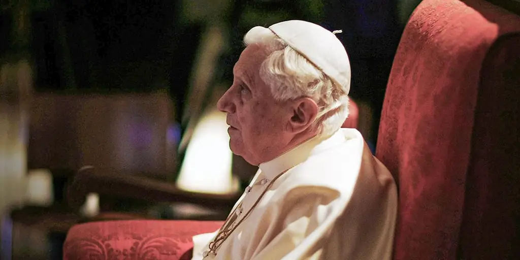 Молитесь, чтобы увидеть Иисуса с этой молитвой от Бенедикта XVI в день рождения Марии's