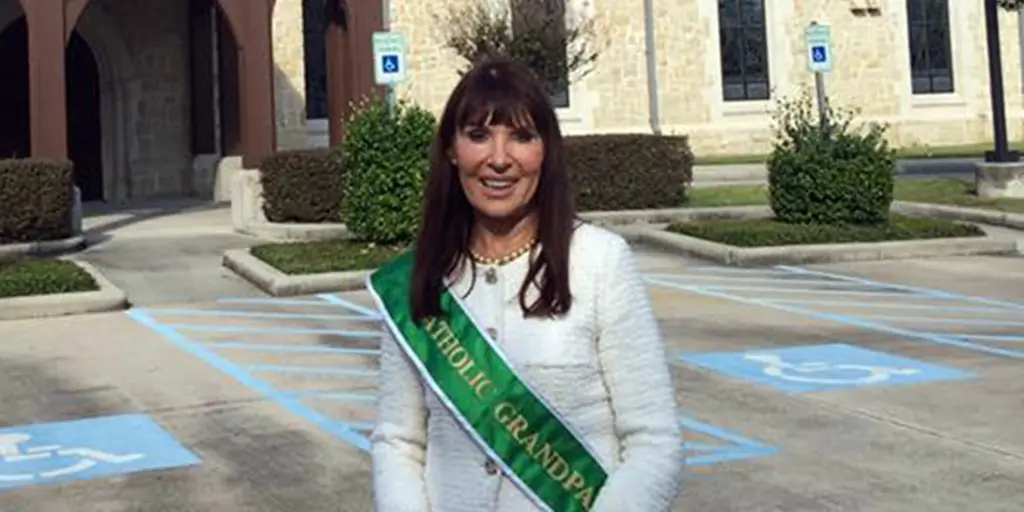 Эта бабушка начала всемирное служение, чтобы почтить Богоматерь и вернуть детей в Церковь