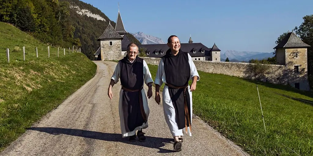 Каков распорядок дня католического монаха?