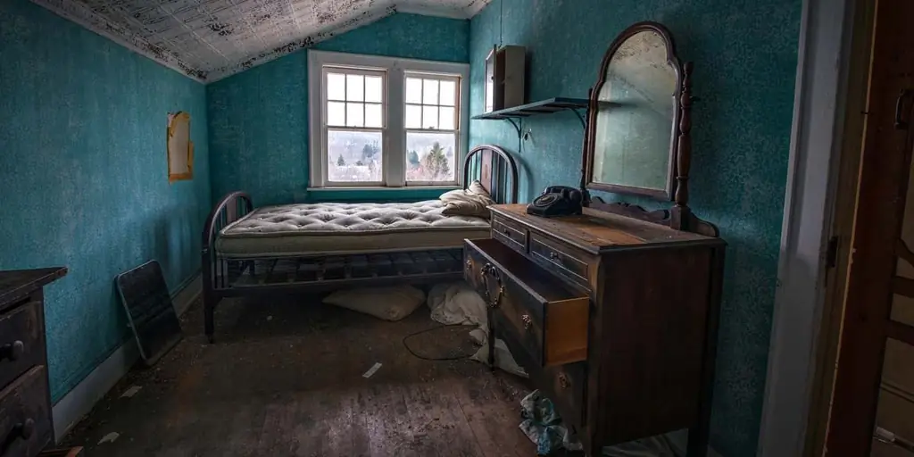 Дома с привидениями: безобидные, ужасающие и полезные