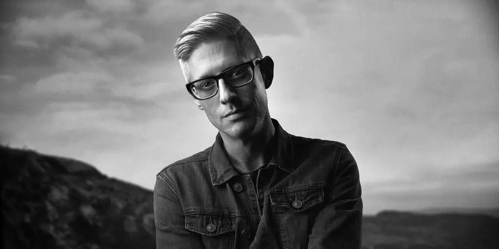 Католический автор песен Мэтт Махер выпускает новую музыку. Послушай