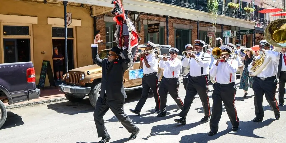 5 Отличное исполнение песни "When the Saints Go Marchin' In" ко Дню всех святых