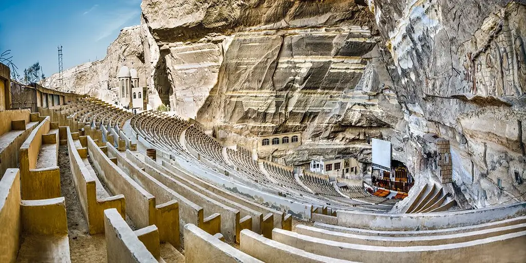 Построенная коптскими сборщиками мусора церковь Св. Симона является крупнейшей на Ближнем Востоке