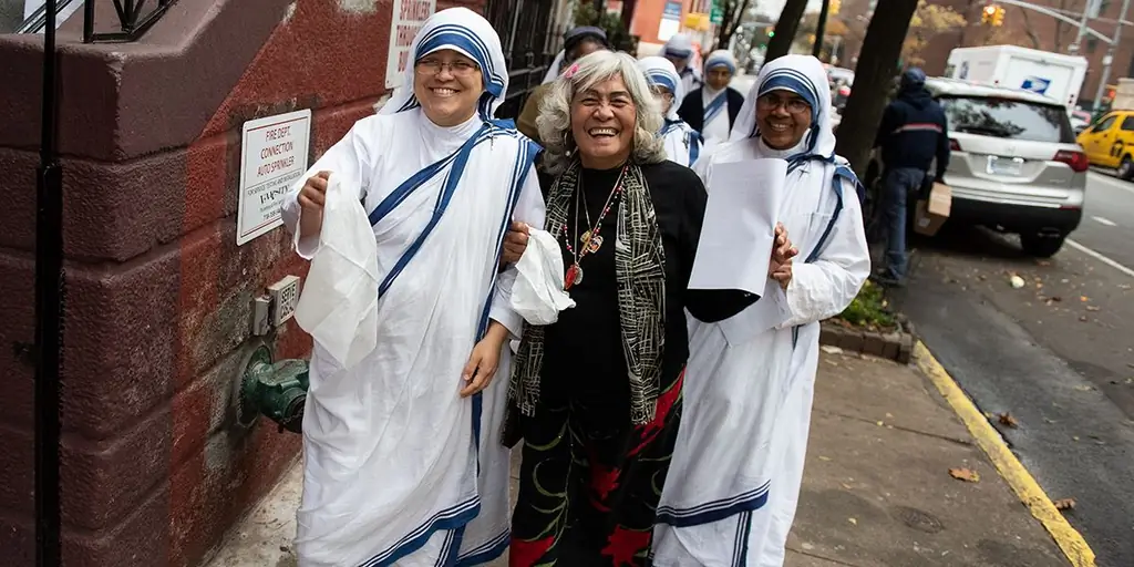 Эксклюзивные фотографии: когда Фатимская Богоматерь посетила первый в Америке хоспис для больных СПИДом