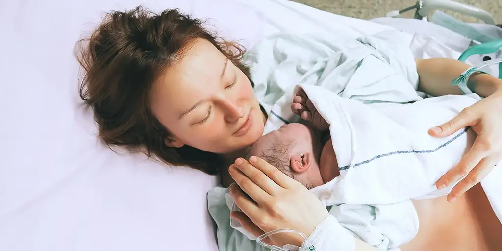 США рождаемость снижается четвертый год подряд