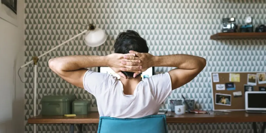 МУЖЧИНА, ОДИН, ОФИС