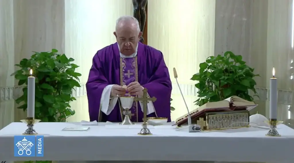 Приходские церкви в Риме снова открываются после того, как Папа молится, Святой Дух будет направлять пасторов