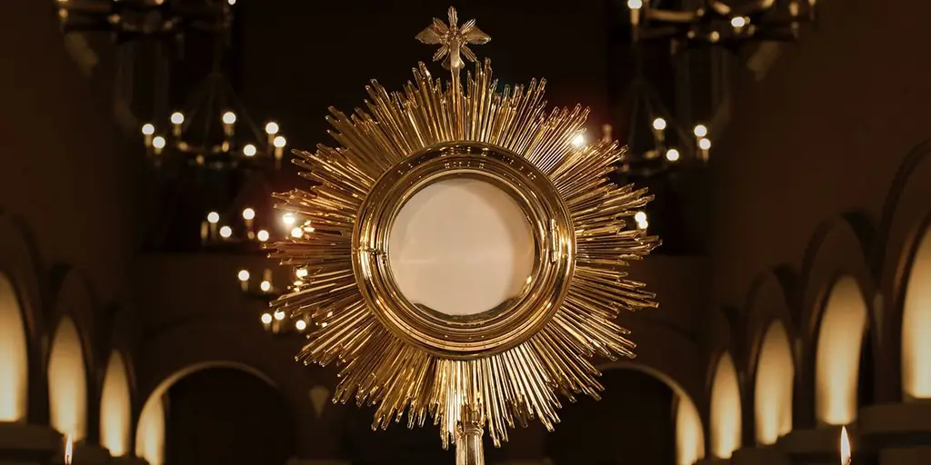 12 способов почтить Святую Евхаристию в апреле