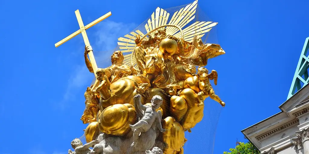 Когда в 1679 году в Вене поразила чума, император построил этот памятник в знак веры