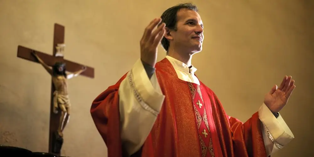 Почему католики называют священников «отцами»?